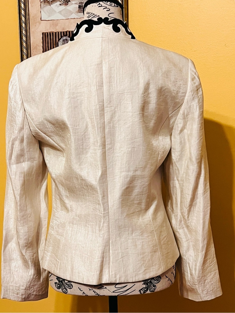 Victor Costa Ivory Jacket with Black Floral Appliqué size 6 - Picture 9 of 15